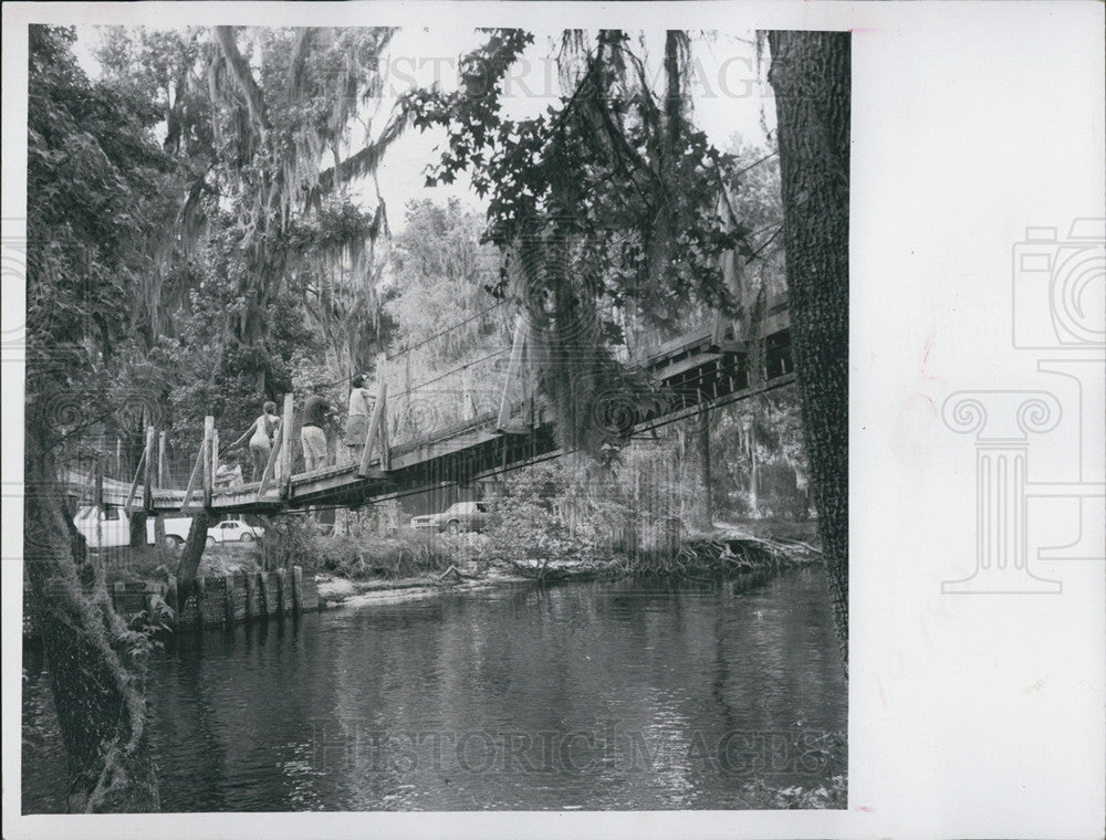 1970 Press Photo Walking bridge at Silver Lake - Historic Images