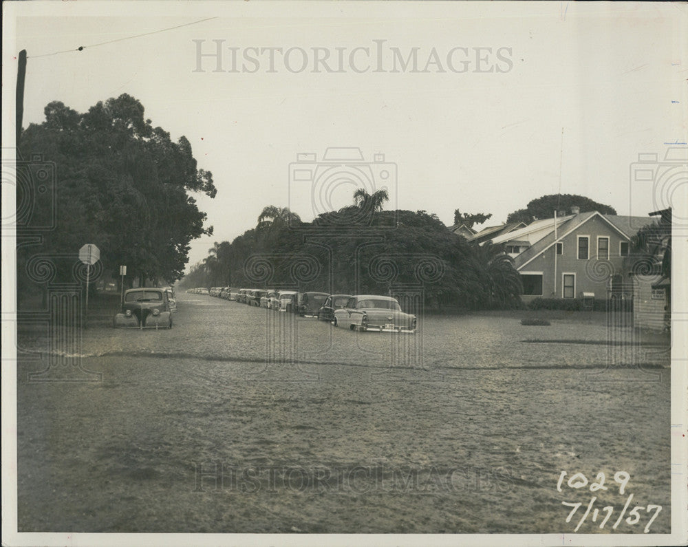 1957 Press Photo Flooded streets in St. Petersburg, Florida - Historic Images