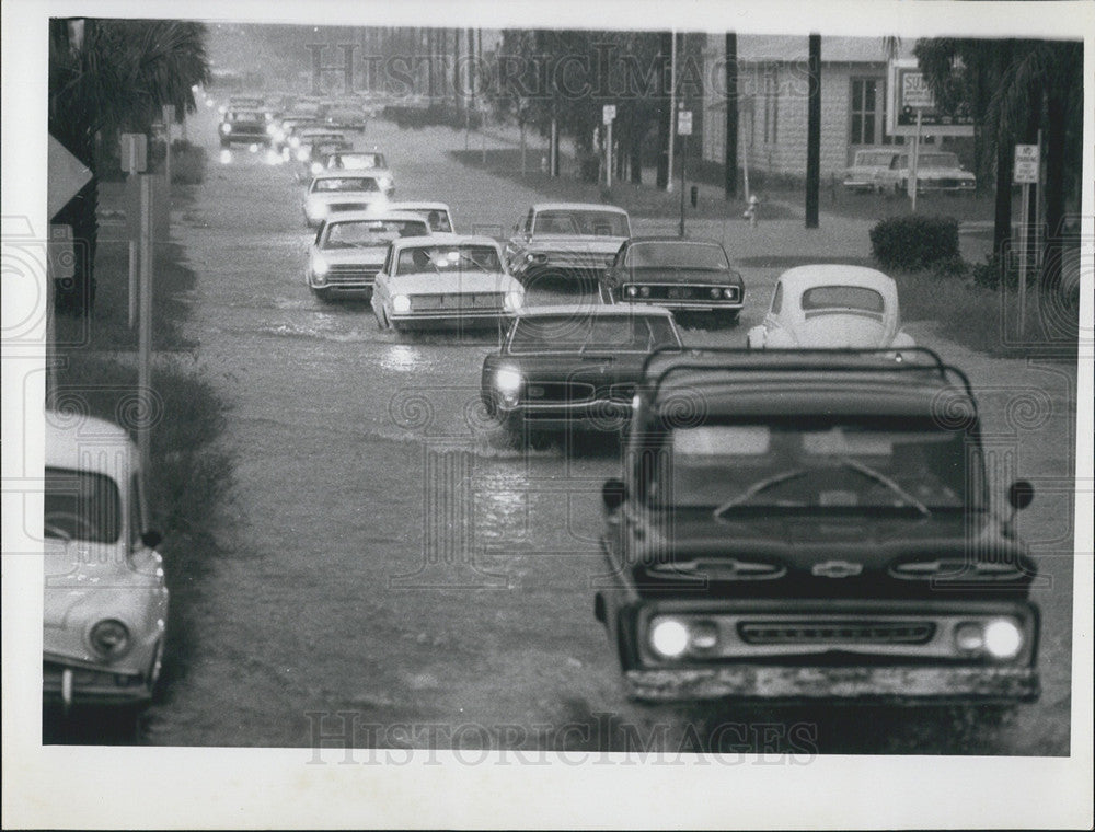 1967 Press Photo Flooded streets in St. Petersburg, Florida - Historic Images