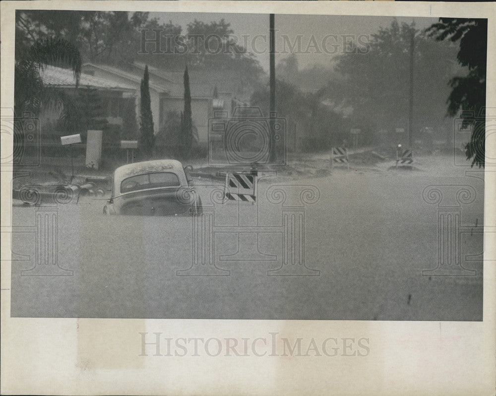 1967 Press Photo Flooded streets of St. Petersburg, Florida - Historic Images