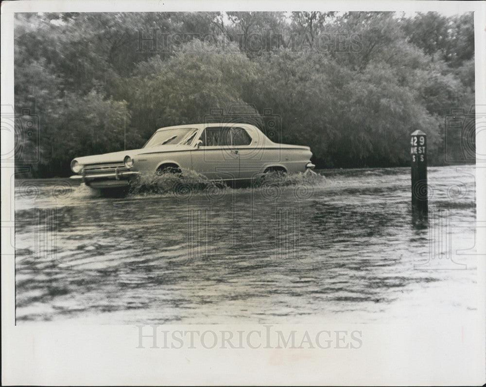 1966 Press Photo Flooded streets of St. Petersburg, Florida - Historic Images