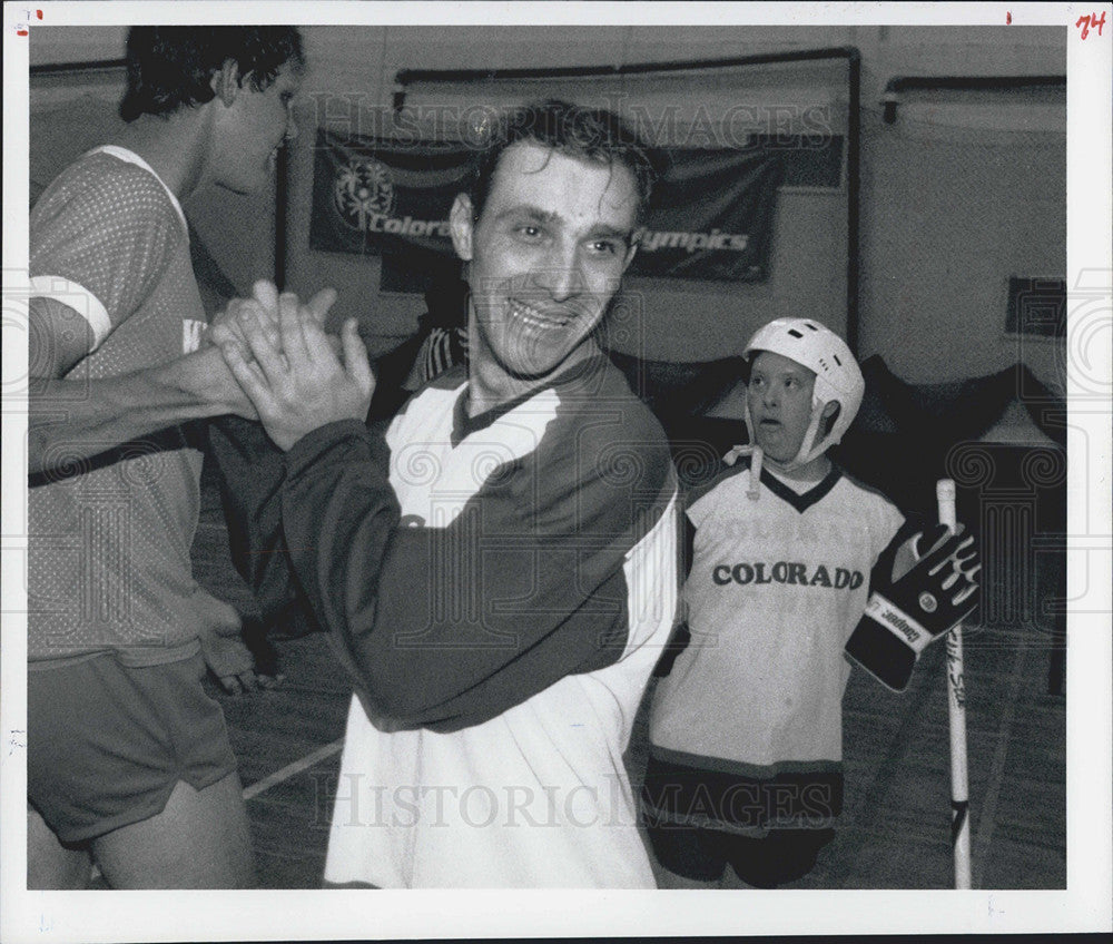 1989 Press Photo Team Colorado Plays Floor Hockey: Dale Overturf &amp; Danny Morales - Historic Images