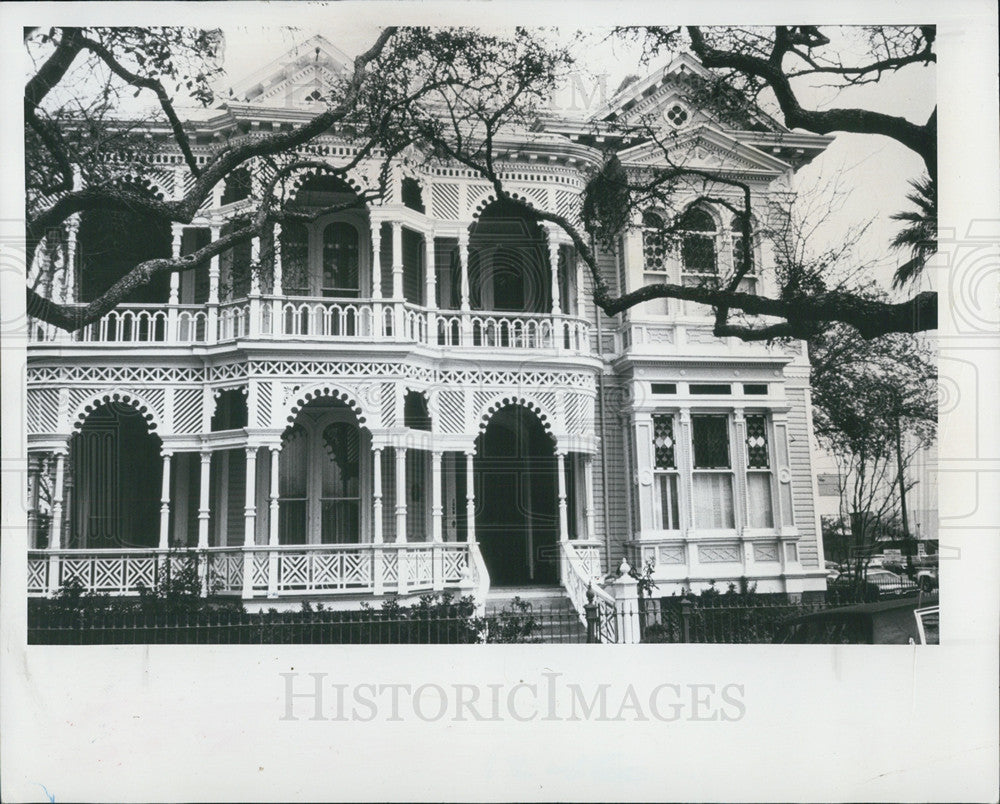 1982 Press Photo Sonnenthail House in Galveston, Texas is known for it&#39;s arches - Historic Images