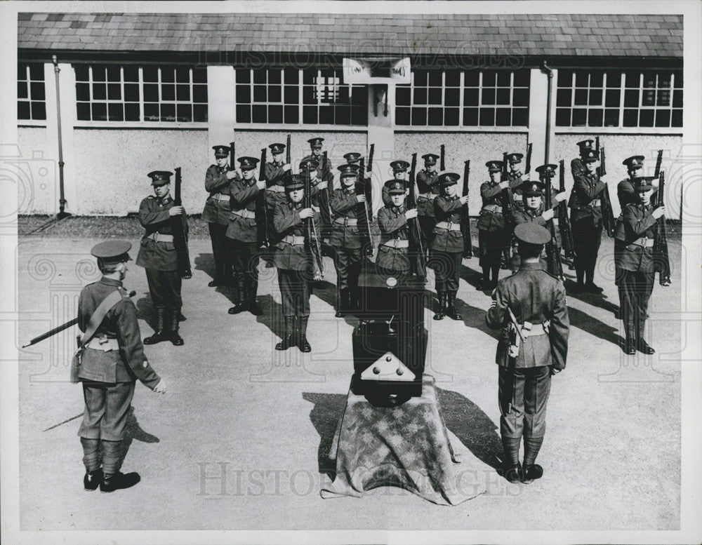 1938 Press Photo Recruits at the Queens Royal Regiment Depot - Historic Images