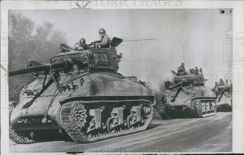 1954 Press Photo French Soldiers Patrolling North African Road Blida Algeria - Historic Images