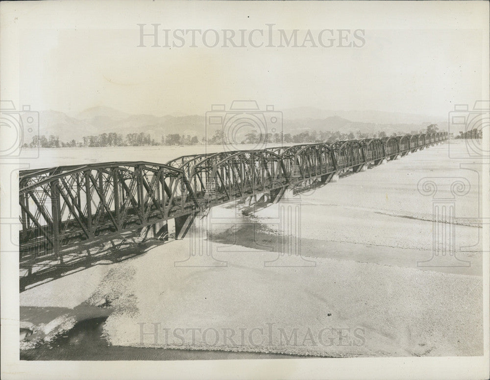 1944 Press Photo Railway Bridge Japan Shidzudka Prefecture Longest Bridge - Historic Images