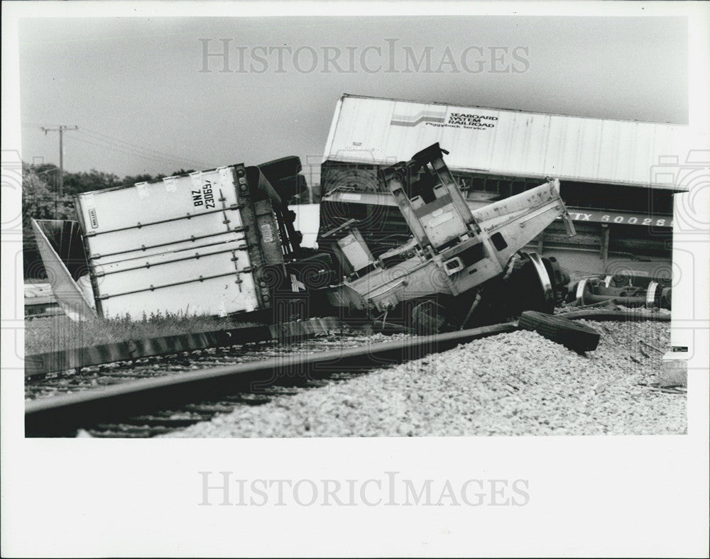 1990 Press Photo of Train wreck in Florida Hillsborough Country. - Historic Images