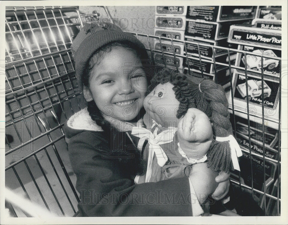 1984 Press Photo Helen Sauer and her Cabbage Patch Doll - Historic Images