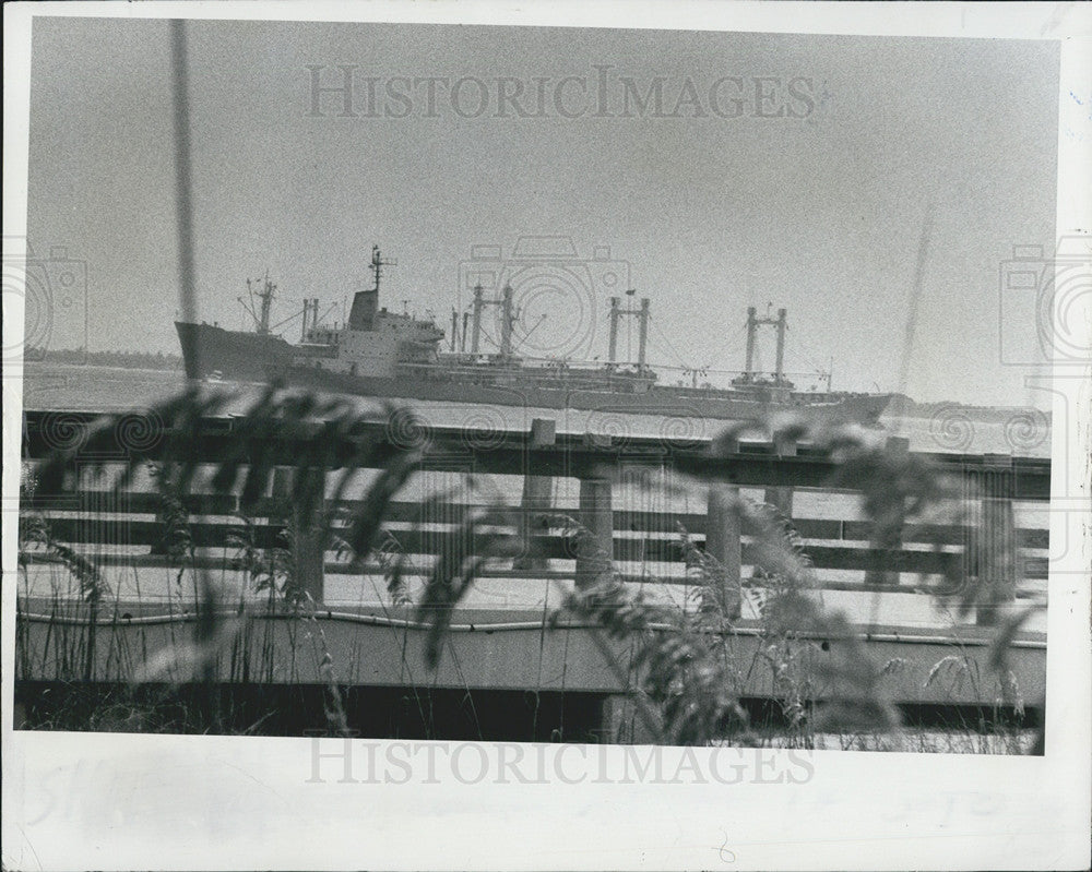 1987 Press Photo Port of Tampa Pinellas County Fort De Soto Park Ship - Historic Images