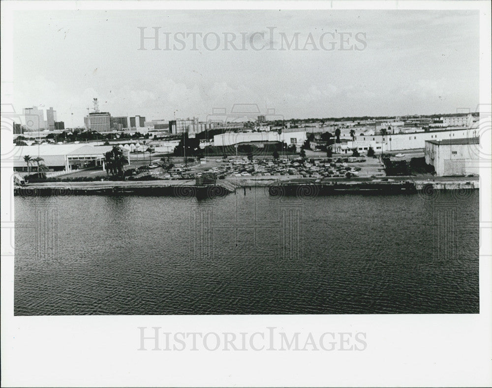 1989 Press Photo Garrison Stevedoring dock collapse from weight of steel - Historic Images