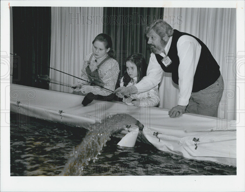 1994 Press Photo Chicagoland Sport Fishing and Outdoor Show - Historic Images