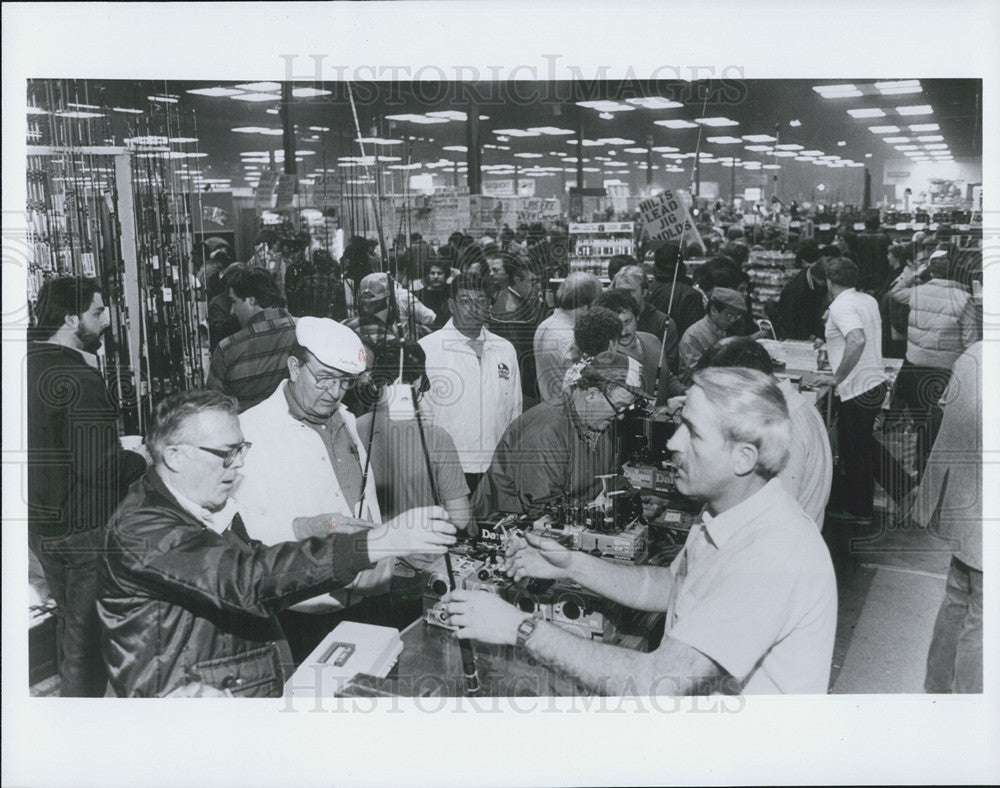 Press Photo at Chicago Sports Fishing, Travel Outdoors Show. - Historic Images