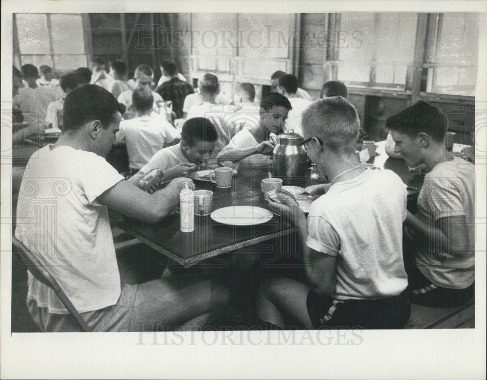 1958 Press Photo Bob Cousy&#39;s Camp - Historic Images