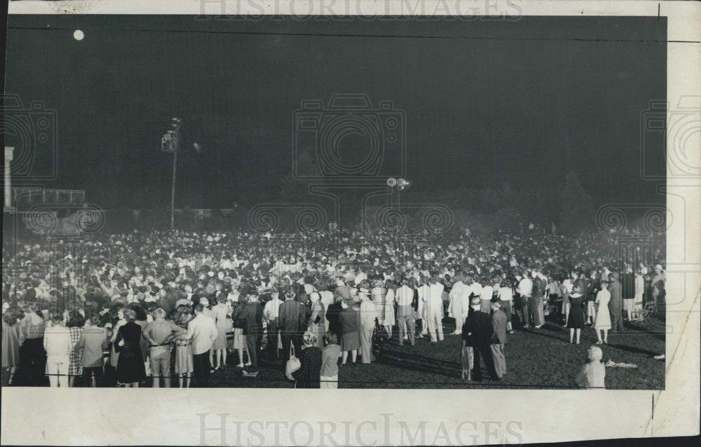 1946 Press Photo Post Opera season Red Mill crowds for concert - Historic Images