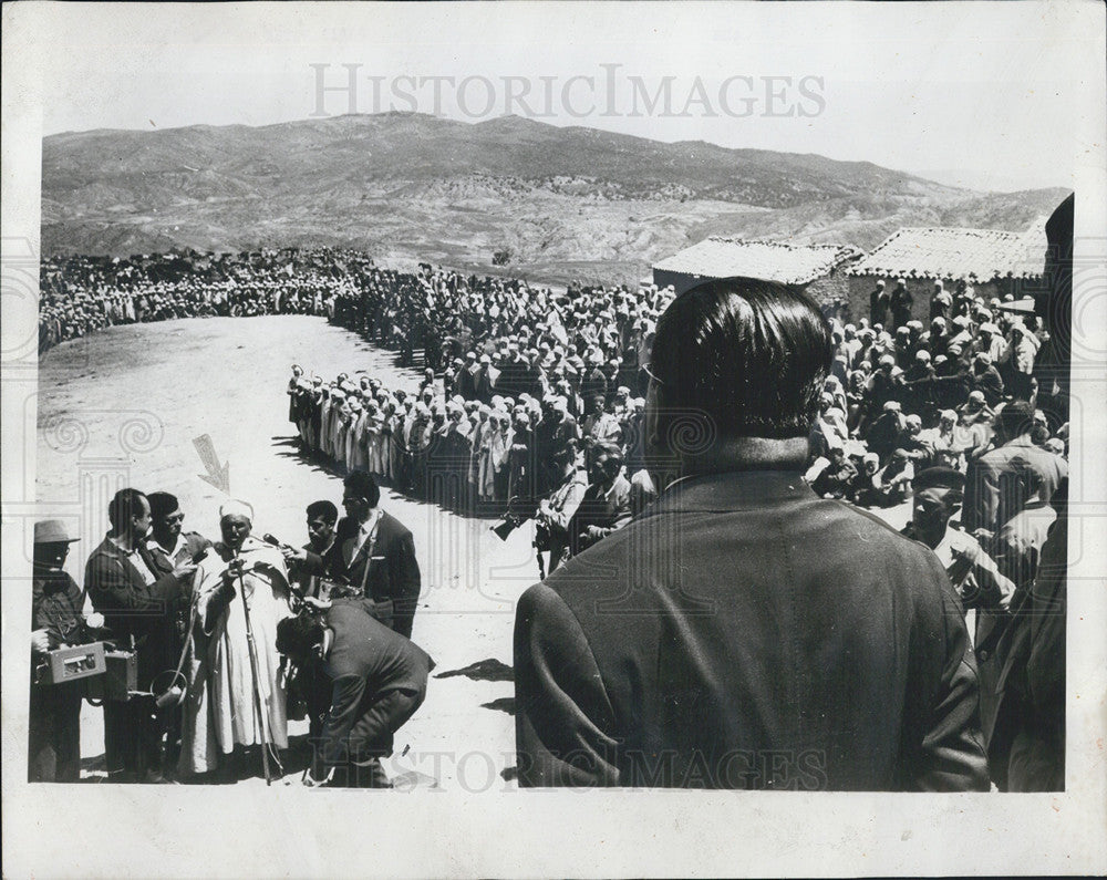 1957 Press Photo Algerian Police Battle French Colonials-Spokesman Asks For Guns - Historic Images