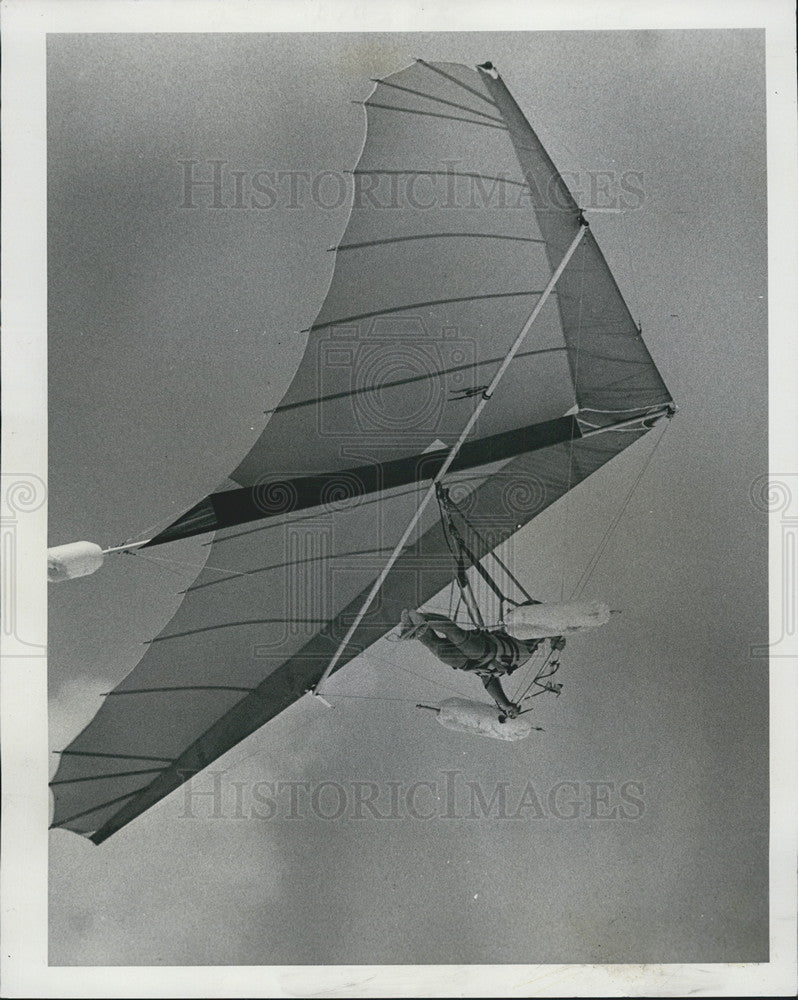 1977 Press Photo Hang Glider - Historic Images