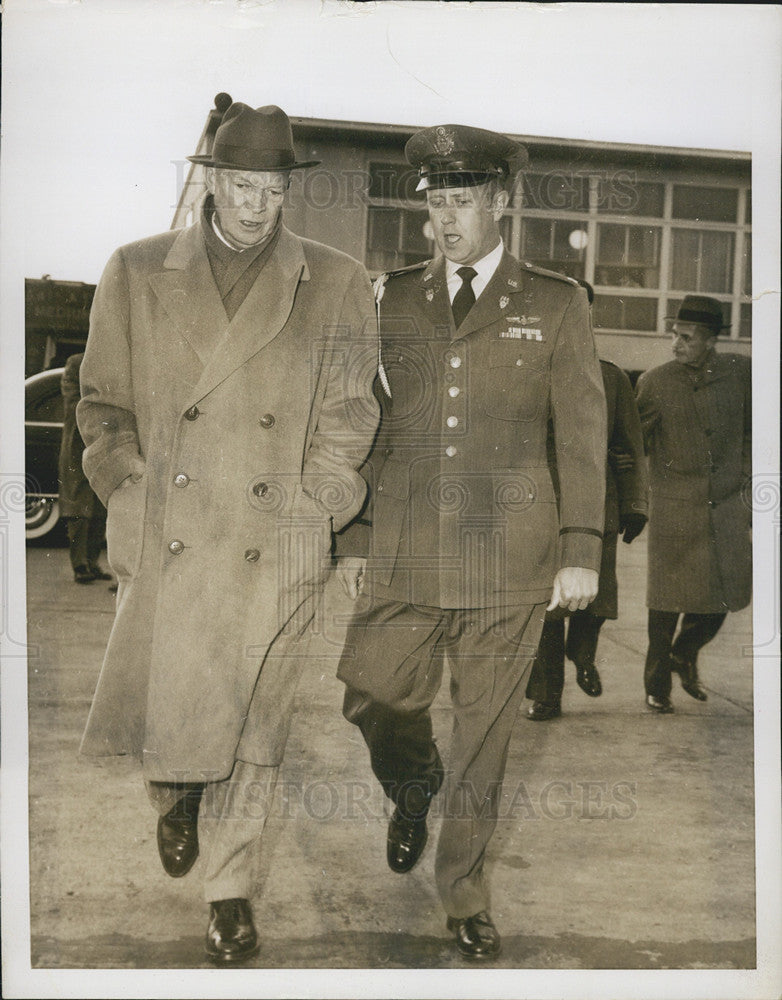 1957 Press Photo President Eisenhower &amp; Lt Col William G Draper - Historic Images