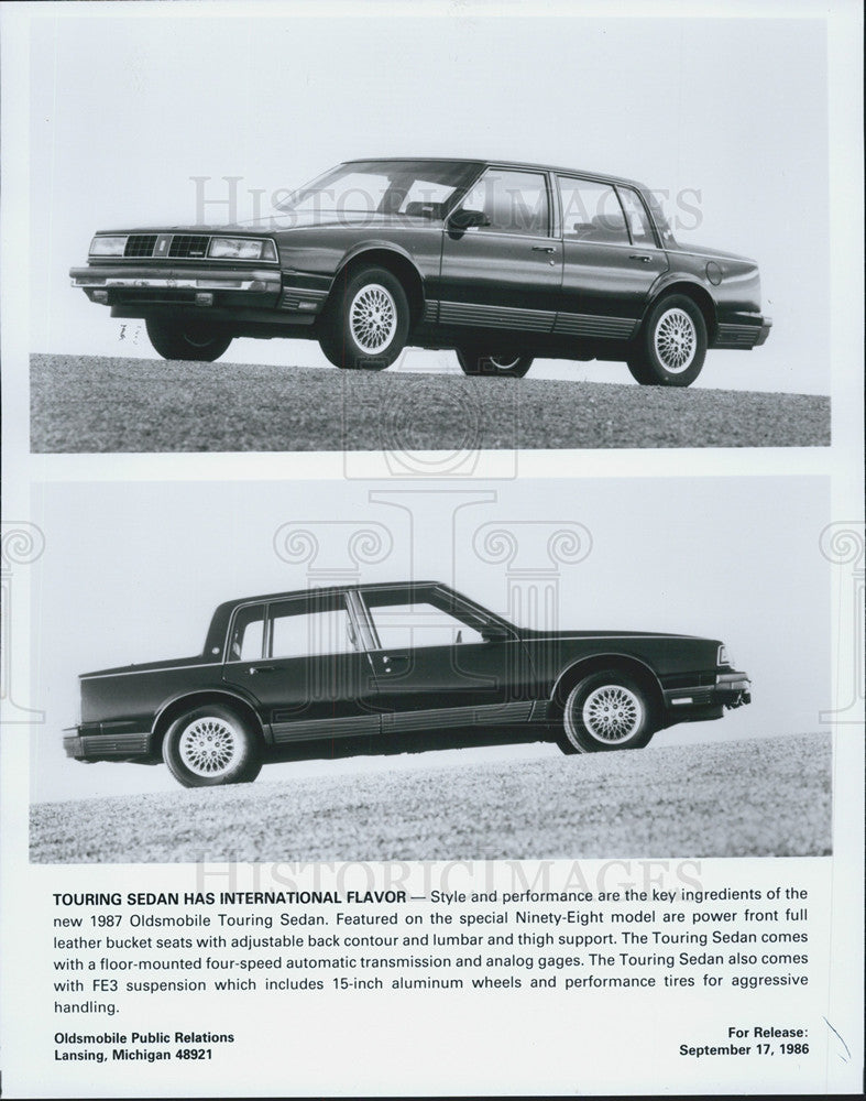 1986 Press Photo 1987 Oldsmobile 98 Touring Sedan - Historic Images