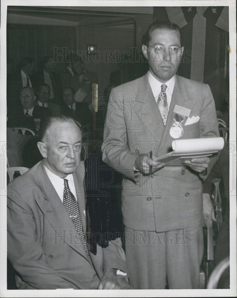 1951 Press Photo Damon Miller &amp; Micky Shader of San Francisco at Convention - Historic Images