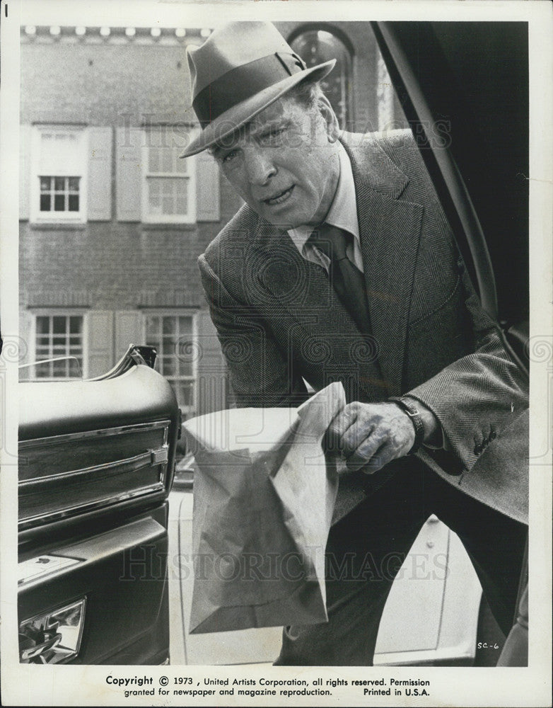 1973 Press Photo Burt Lancaster With Concealed Gun In &quot;Scorpio&quot; COPY - Historic Images