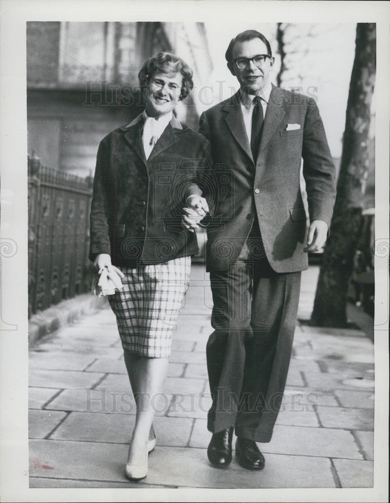 1958 Press Photo Tennis Player Shirley Bloomer, Runner Chris Brasher - Historic Images