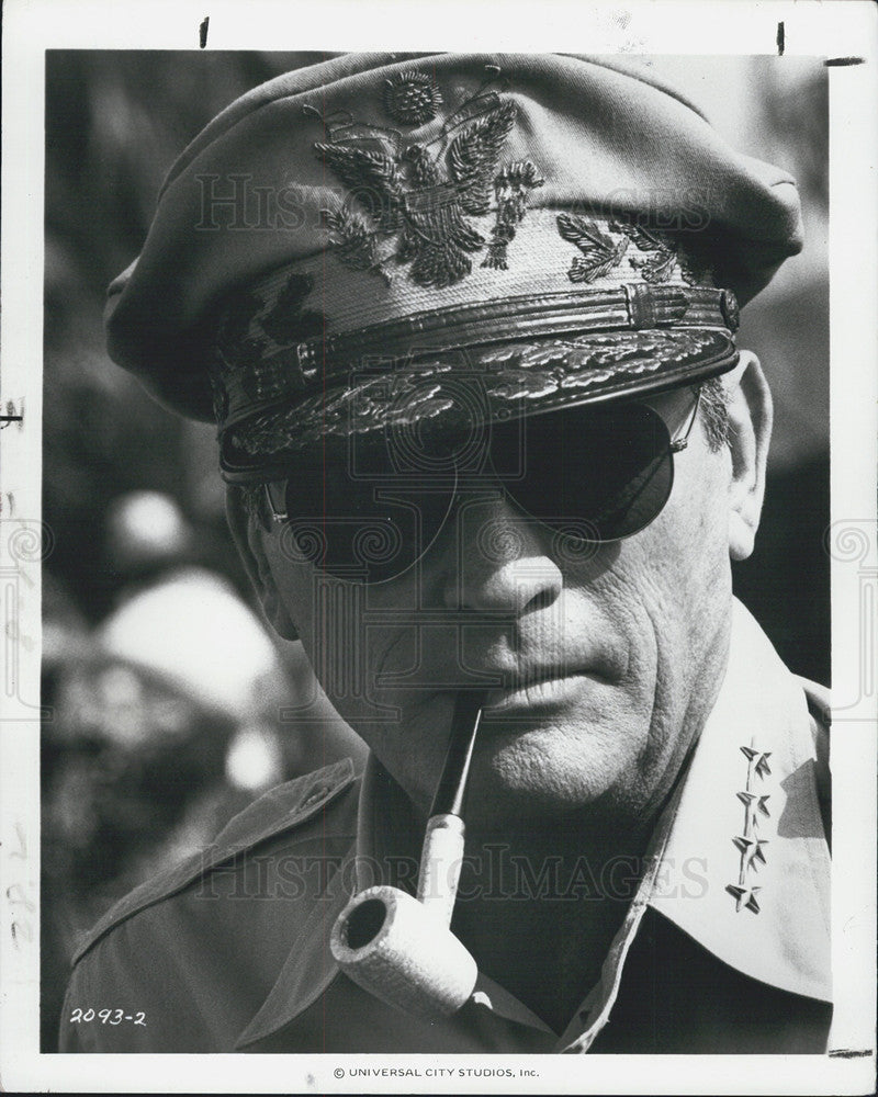 1977 Press Photo Gregory Peck/Actor/MacArthur - Historic Images