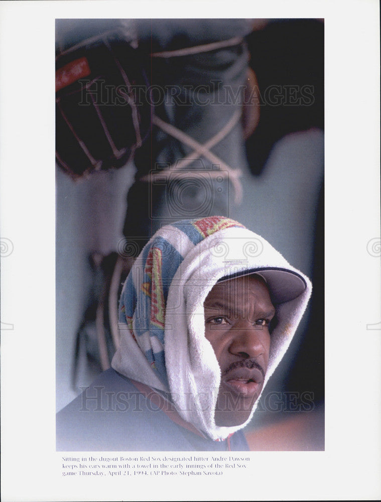 1994 Press Photo Red Sox Hitter Andre Dawson Is Cold In Dugout COPY - Historic Images