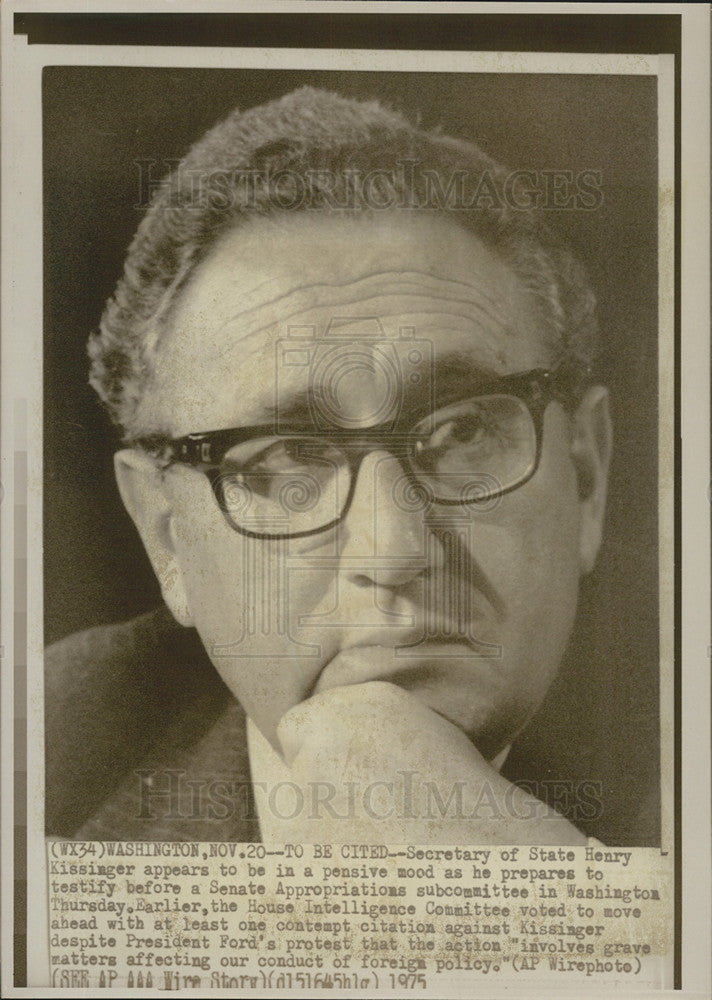 1975 Press Photo Secretary of State Henry Kissinger testifying before subcomitte - Historic Images