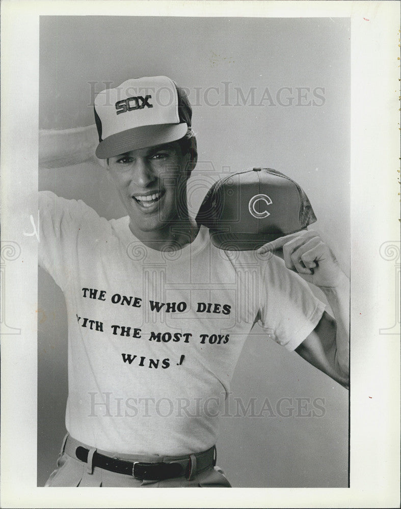 1985 Press Photo Baseball Caps Cubs White Sox - Historic Images