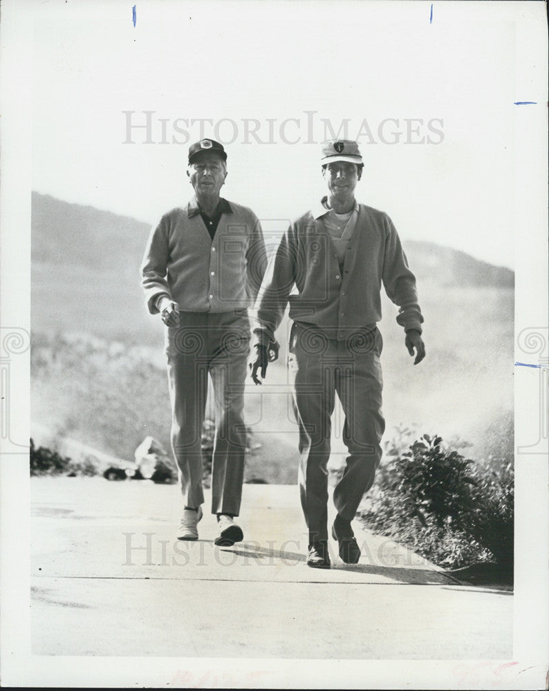 1969 Press Photo Robert Young &amp; Bradford Dillman on &quot;Marcus Welby MD&quot; - Historic Images