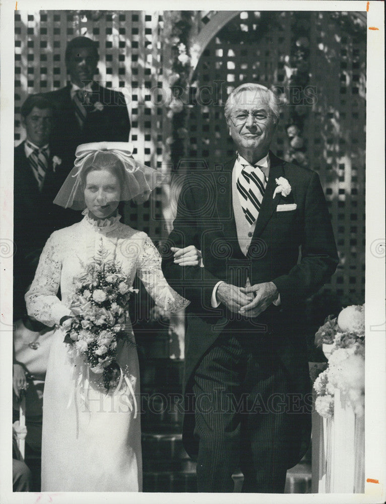 1972 Press Photo Darlene Carr Robert Young All My Darling Daughters - Historic Images