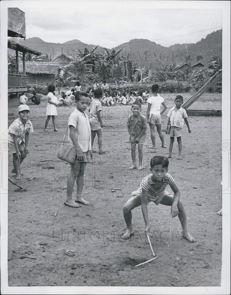 1953 Press Photo Colony of reformed communist in Mindanao. - Historic Images