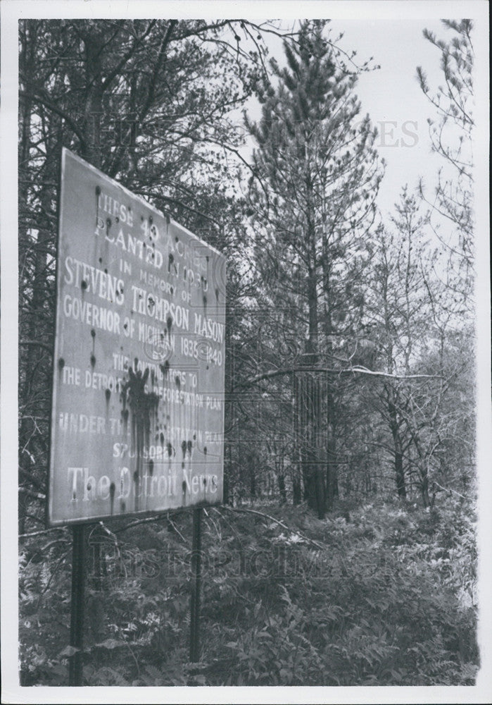 1968 Press Photo Marker for Detroit News reforestation plan. - Historic Images