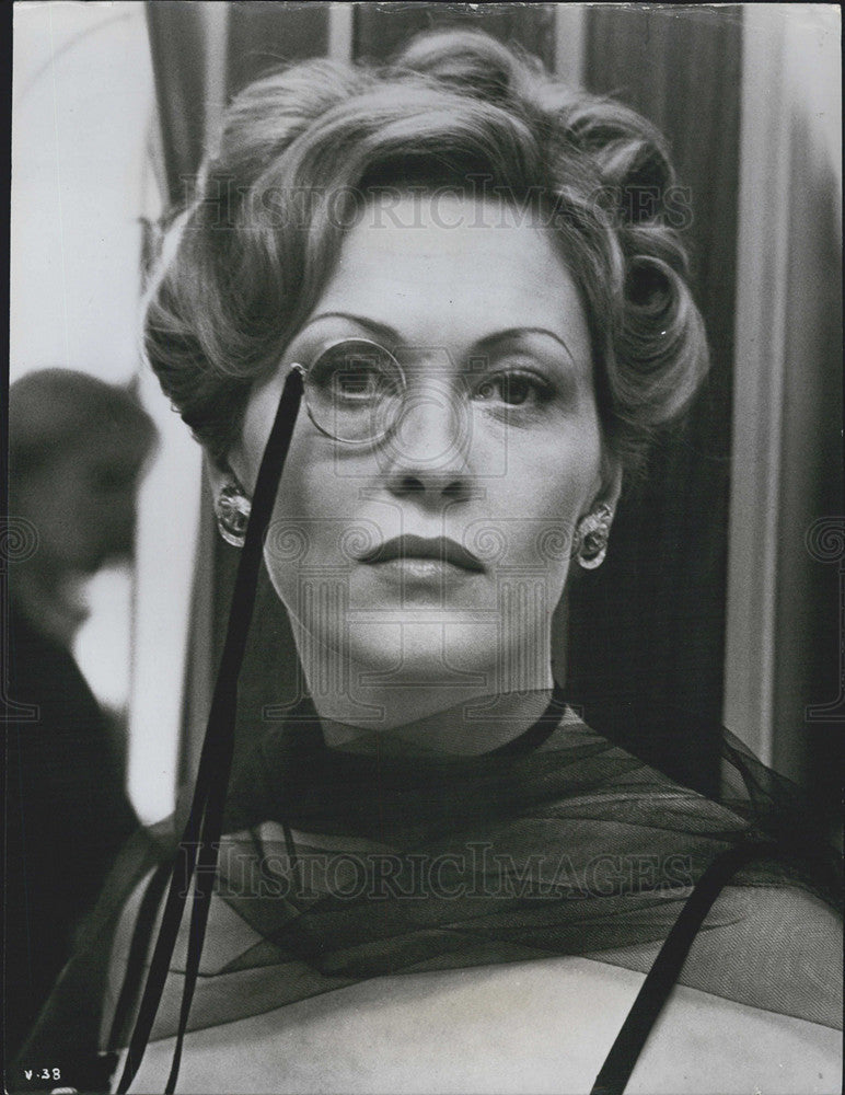 Press Photo Faye Dunaway in Voyage of the Damned - Historic Images