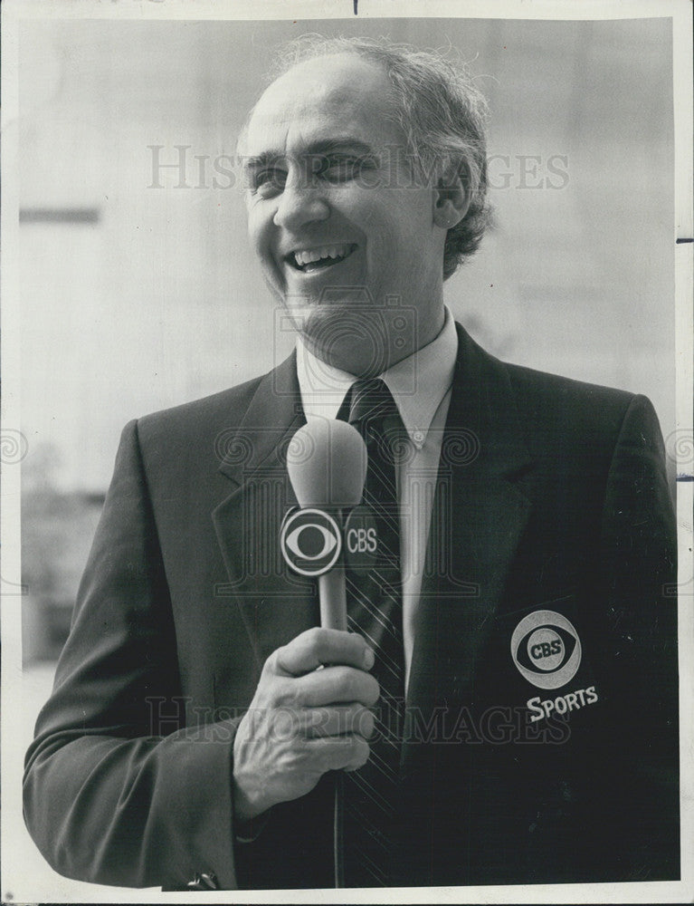 1985 Press Photo Billy Packer as analyst for CBS Sports coverage - Historic Images