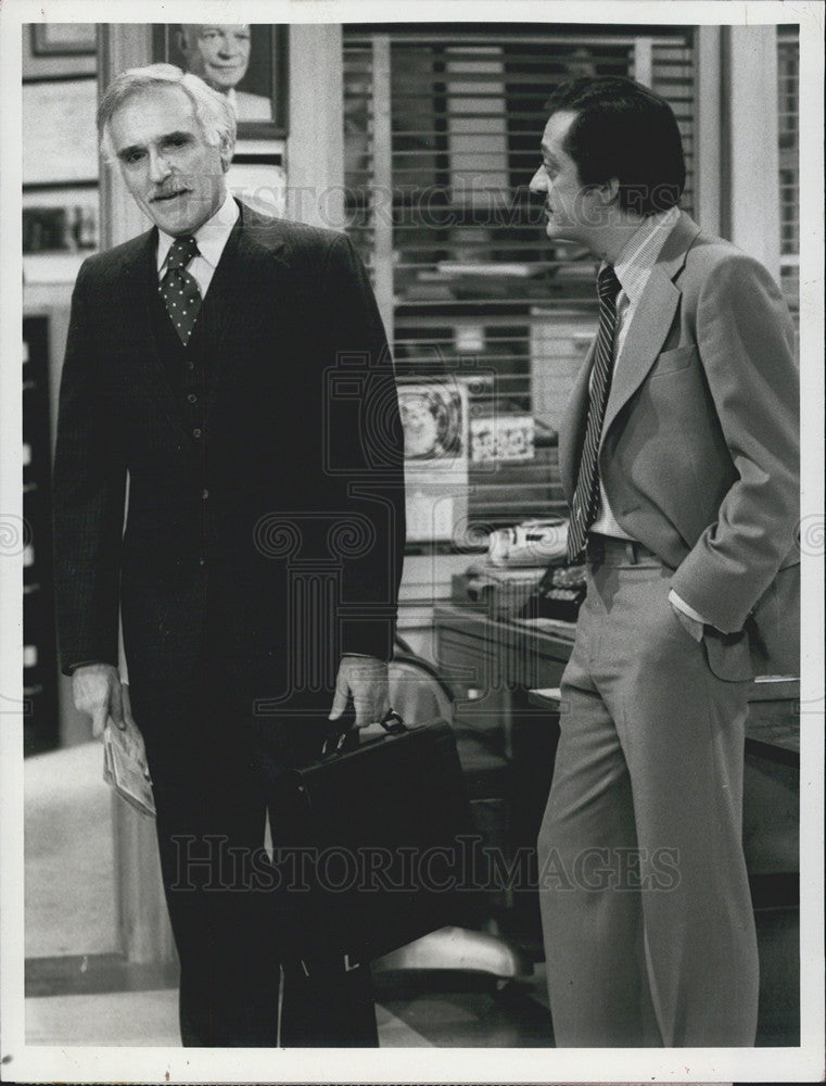 1981 Press Photo Harold Gould and Don Calfe in Park Place - Historic Images