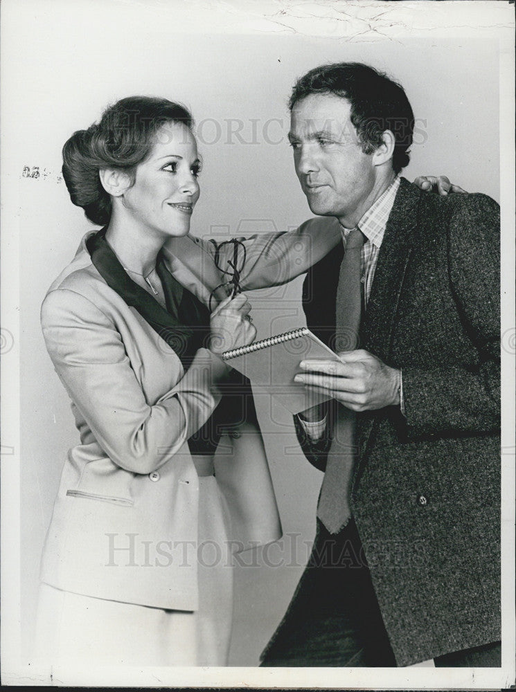 1980 Press Photo Lawrence Pressman And Louis Sorel On CBS Comedy Ladies Man - Historic Images