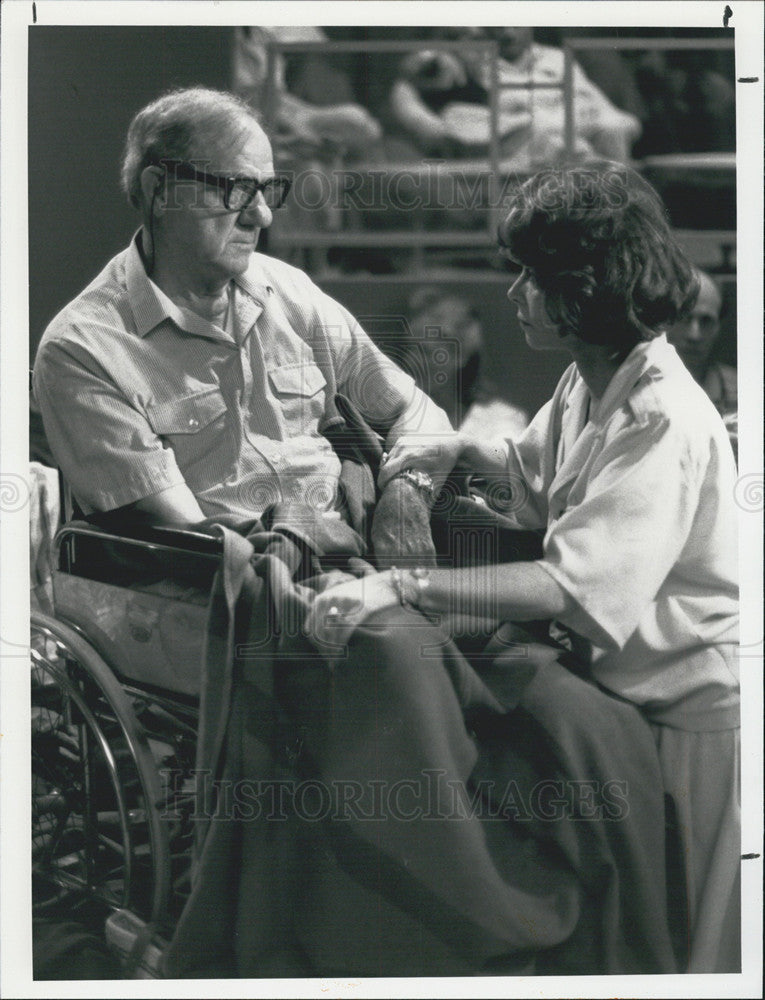 1989 Press Photo Karl Malden and Lee Grant in &quot;Hijacking of the Achille Lauro&quot; - Historic Images