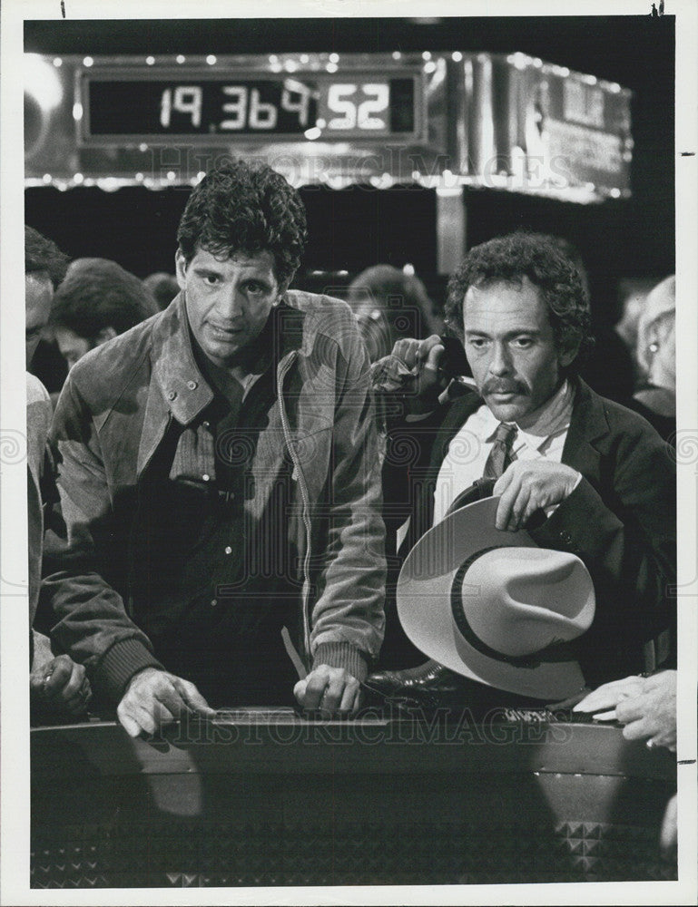 1985 Press Photo Actor Ed Marinaro and Actor Bruce Weitz - Historic Images