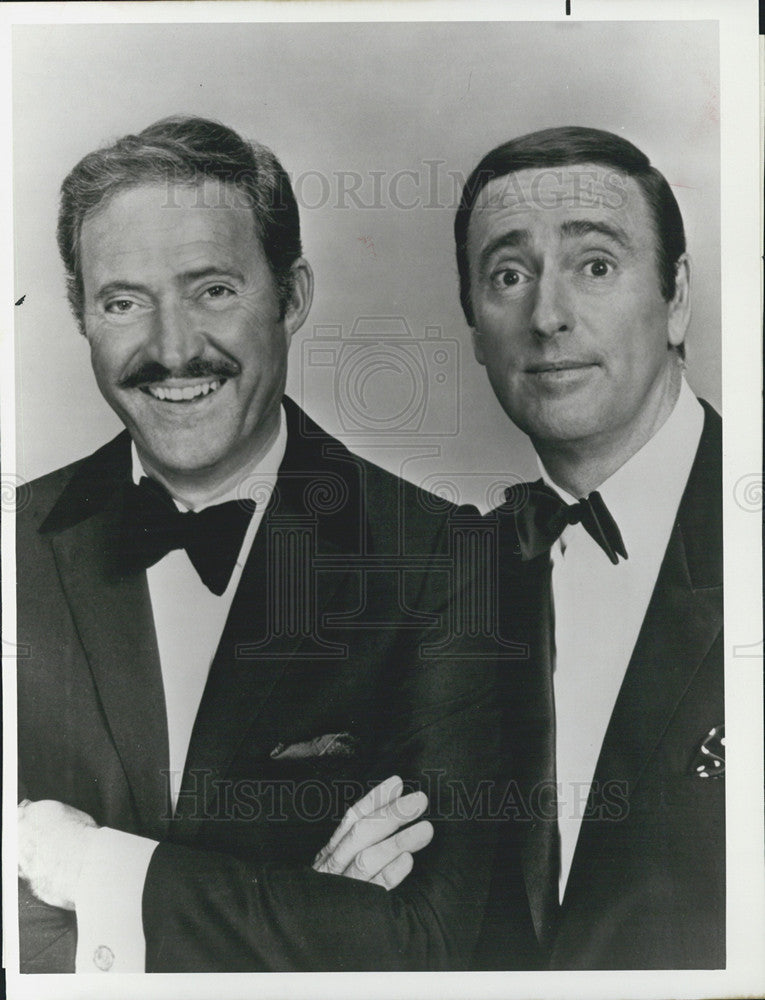 1974 Press Photo TV Host Dan Rowan and Dick Martin - Historic Images