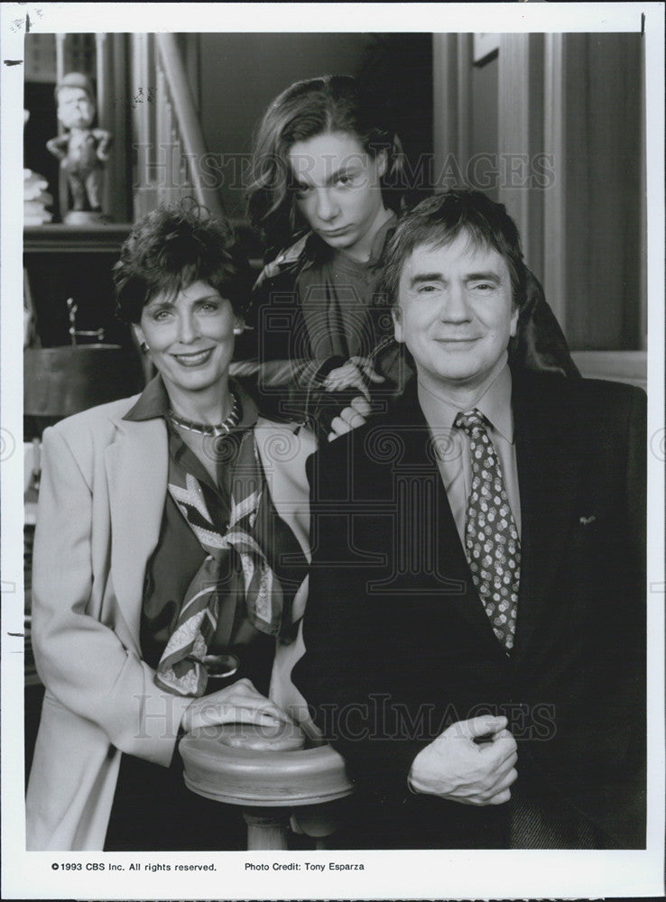 1993 Press Photo Dudley Moore Joanna Cassidy and Harley Cross in DUDLEY - Historic Images