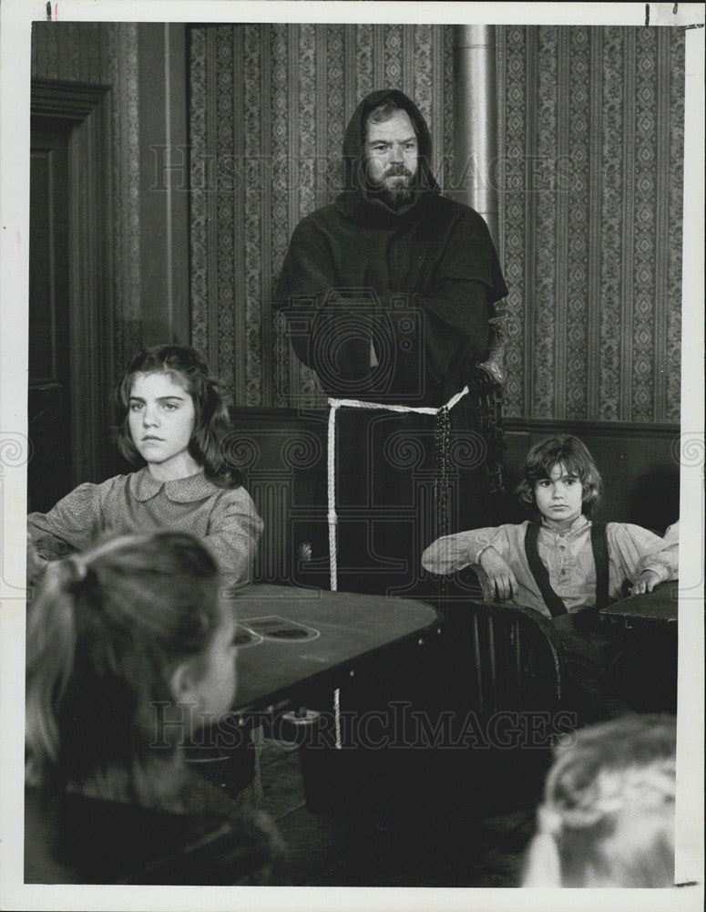 1981 Press Photo Actor Merlin Olson Stars In NBC Television Show Father Murphy - Historic Images