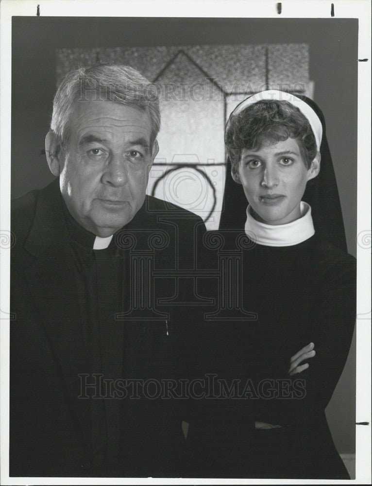 1989 Press Photo - Historic Images