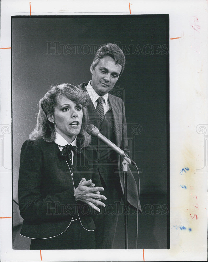 1982 Press Photo of Barbara Callahan and John Nicholson, anchors of WTOG News - Historic Images