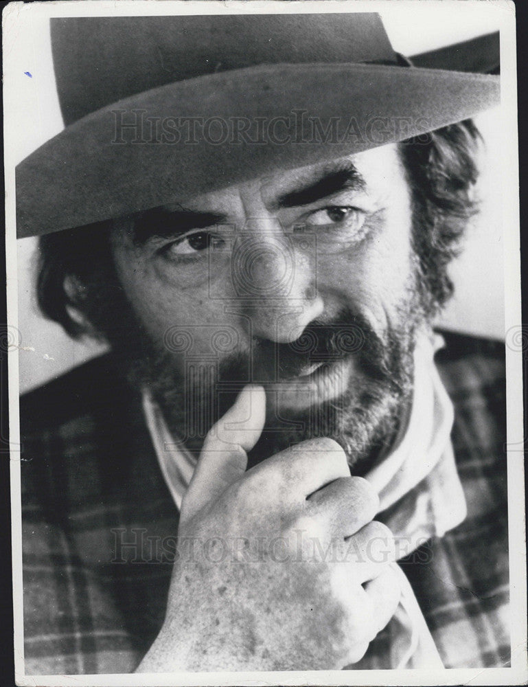 1972 Press Photo Gregory Peck stars in the movie &quot;Billy Two Hats&quot; - Historic Images