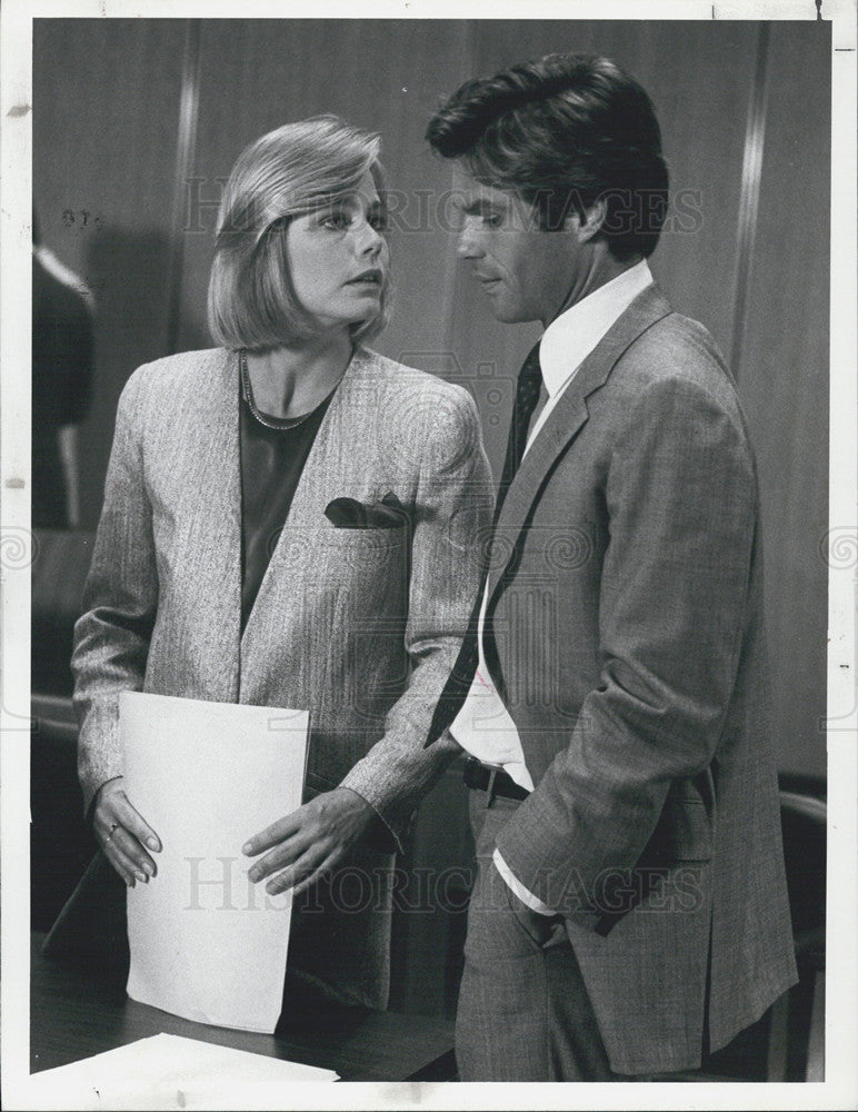 1987 Press Photo Harry Hamlin &amp; Susan Dey on &quot;LA Law&quot; - Historic Images