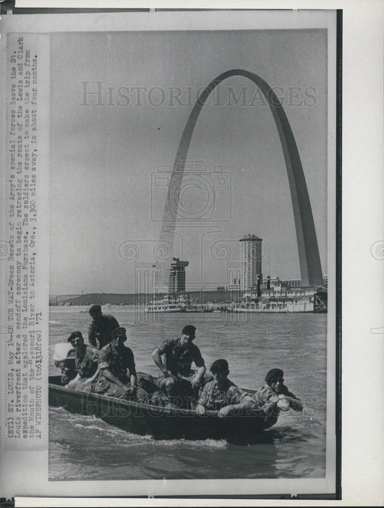 1971 Press Photo Green Berets At St. Louis to Retrace Louis &amp; Clark Expedition - Historic Images