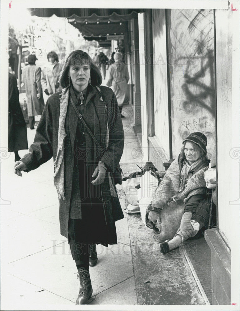 1988 Press Photo Tona Dodd Blair Brown in &quot;The Days &amp; Nights of Molly Dodd&quot; - Historic Images