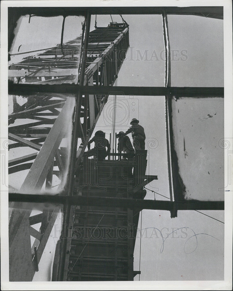 1958 Press Photo Construction of Tampa Bay Bridge - Historic Images