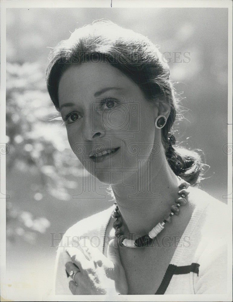 1977 Press Photo Jane Alexander A Circle Of Children Television Actor